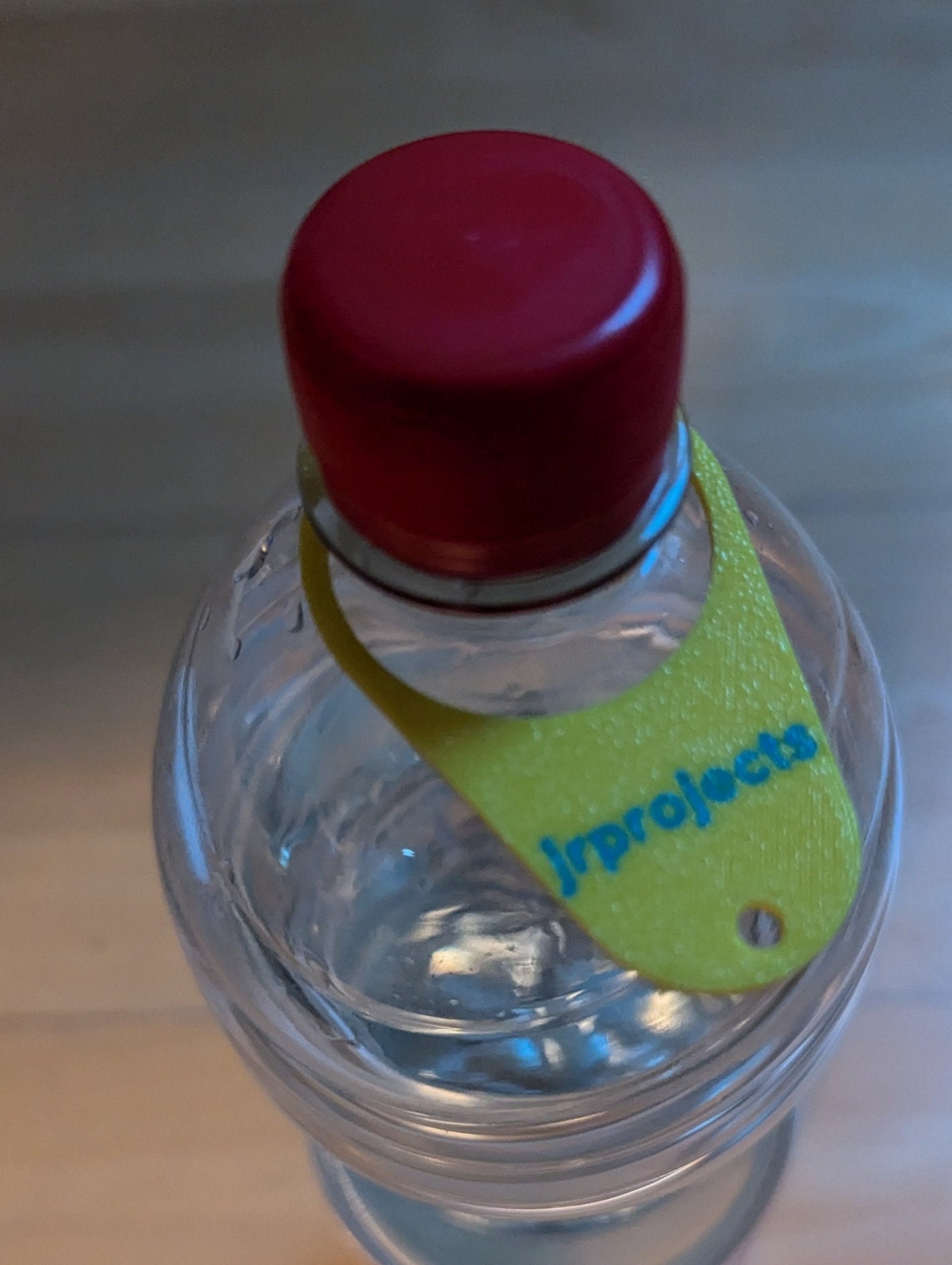 Mehrfarbige personalisierbare Flaschenmarkierer – 3D-gedruckt, individuell anpassbar, passt auf Bierflasche, PET, etc. – Bild 4