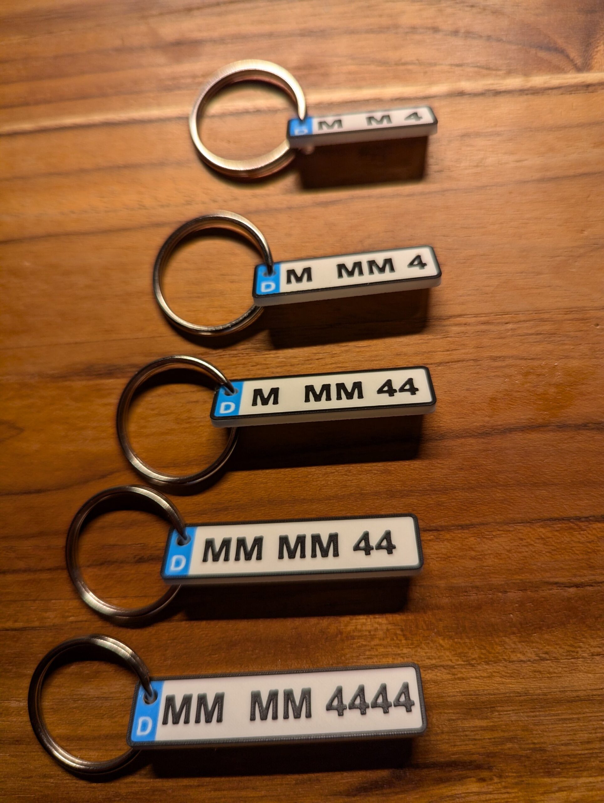 Personalisierbare Nummernschild Schlüsselanhänger – 3D-gedruckt, individuell anpassbar Keyholder – Bild 2