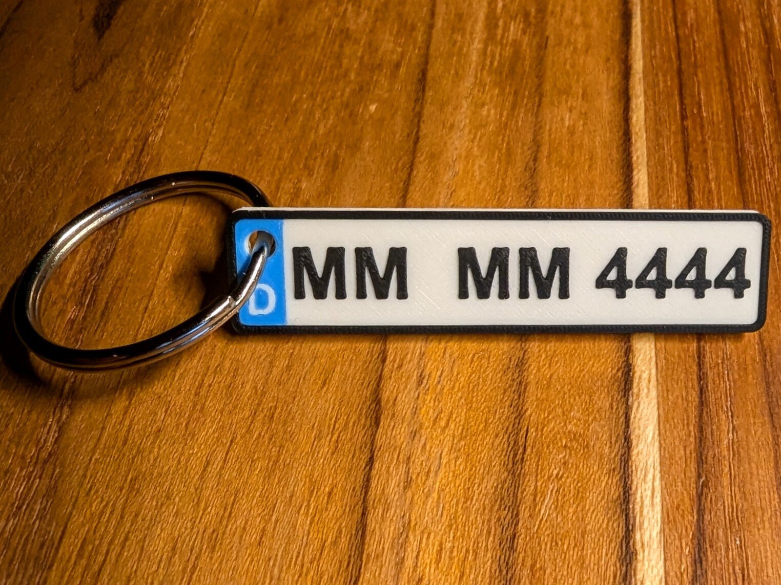 Personalisierbare Nummernschild Schlüsselanhänger – 3D-gedruckt, individuell anpassbar Keyholder