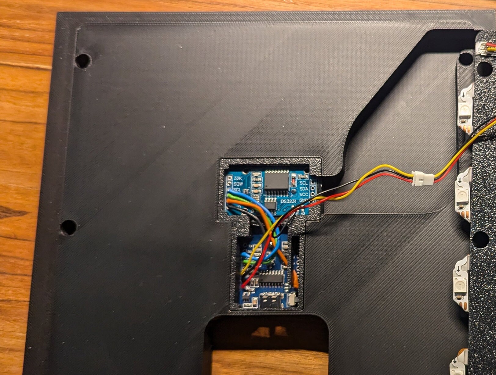 Wortuhr Bausatz DIY – 3D-gedrucktes Gehäuse für ESP8266 & RGB-LEDs, Deutsch & Englisch (Elektronik nicht enthalten) – Bild 10