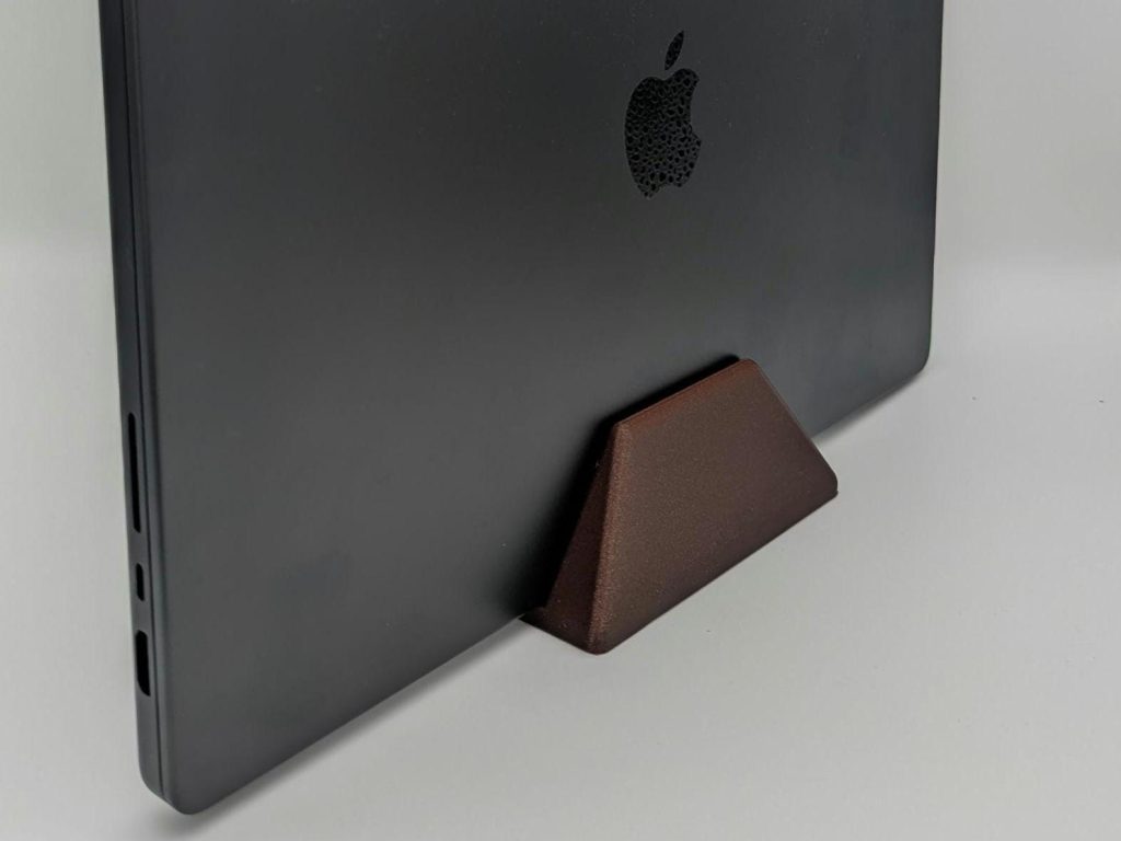 Vertikaler MacBook-Ständer – für MacBook Pro (M1, M2, M3, M4)